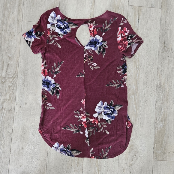 Dynamite Top, Size Small, Maroon/Foral - Picture 2 of 6